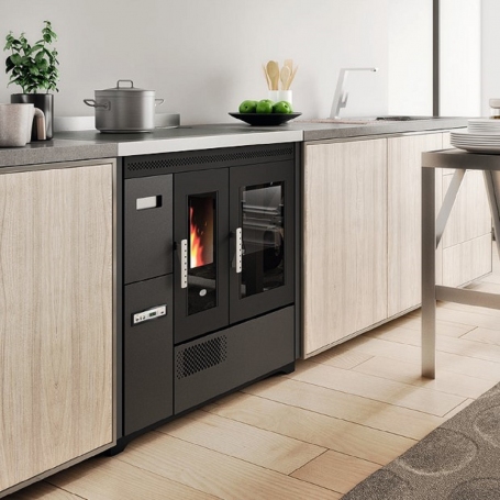 Eva Calòr Enrica pellet stove with oven and hob